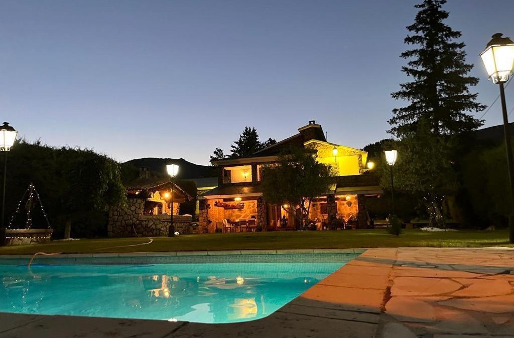 Bustarviejo Ski Chalet | Casa Rural LOS TINES