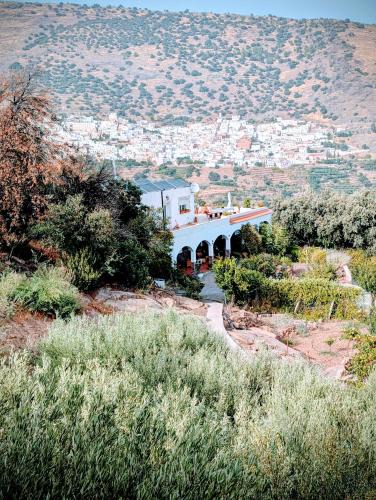 Ohanes Bed & Breakfast | Casa rural para 4 personas, 2 dormitorios y terraza sombreada - El Cortijo Escondido, La Uva