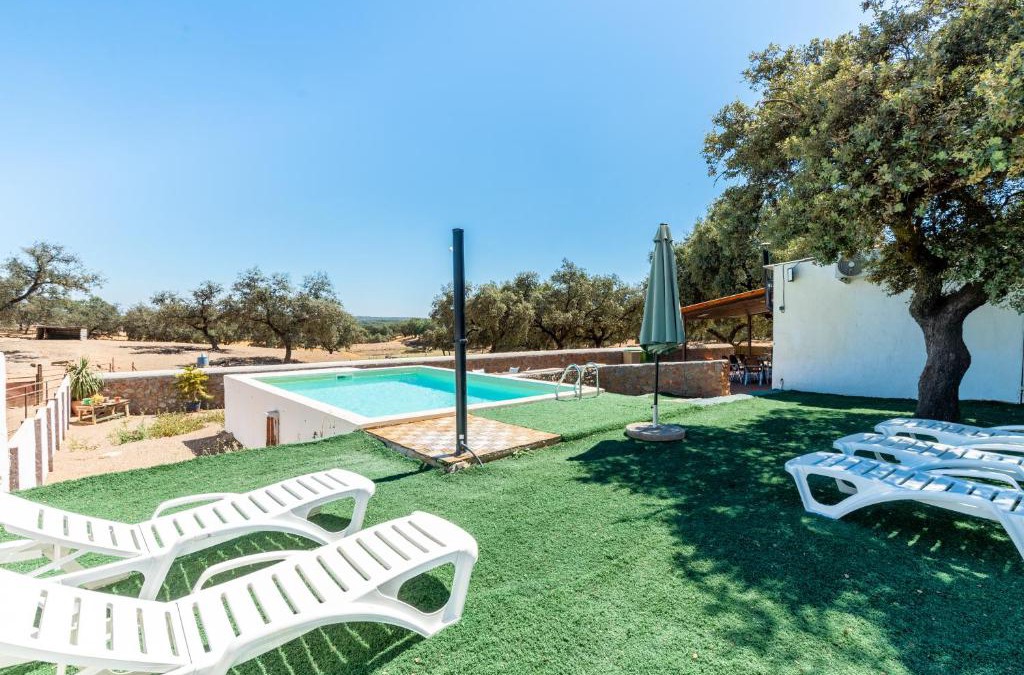 Santa Olalla del Cala Villa | Casa Rural Quejigo con piscina