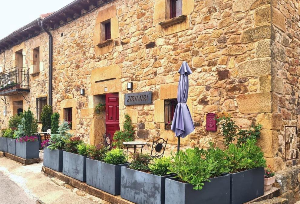 Herreros House | Casa Rural Zirimiri en Herreros, Soria