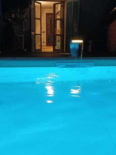 Monforte d'Alba Apartment | Casa Safranum con mini piscina privata e giardino vista Langhe