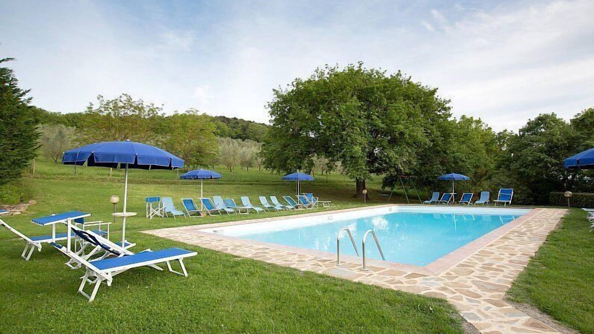Castiglione d'Orcia House | Casa Salvia F: An apartment in the characteristic style of the Tuscan countryside, with Free WI-FI.