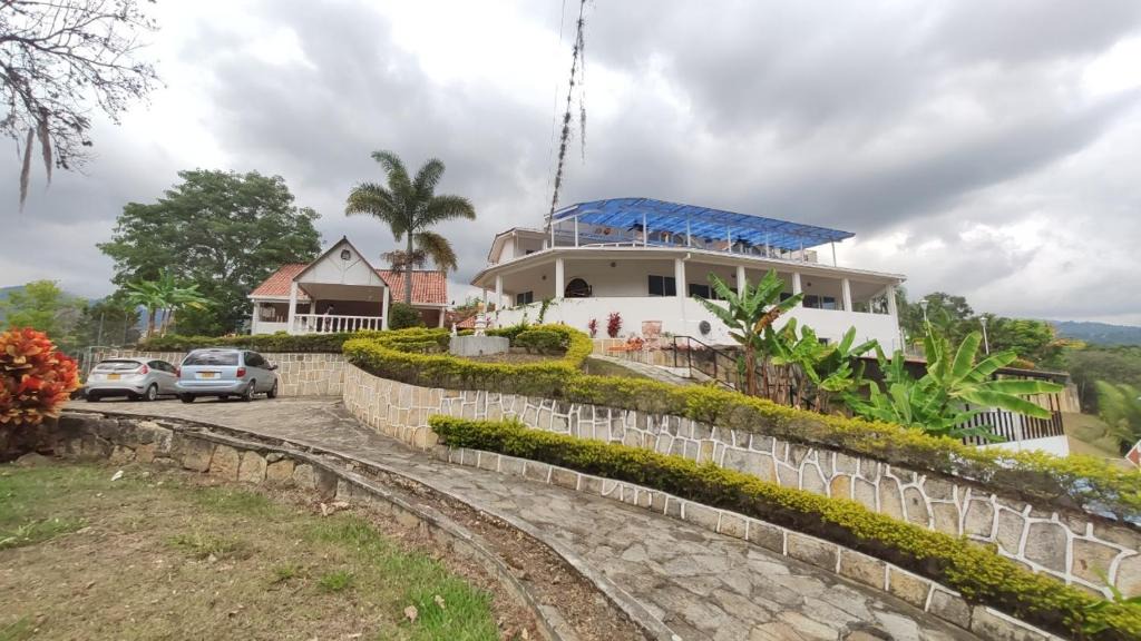 Silvania House | Casa San Gabriel