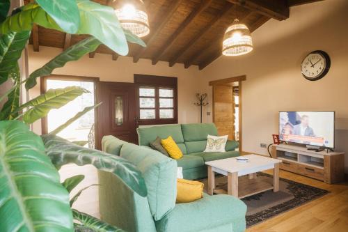 Sober House | Casa Sancristán.