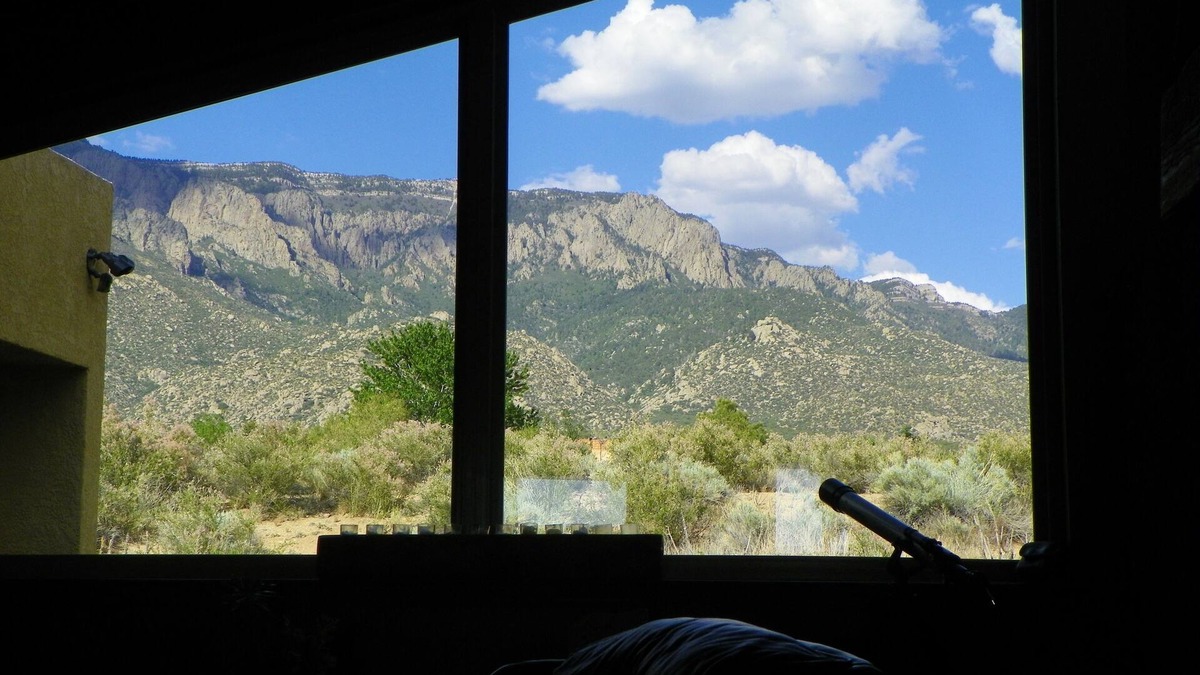 Tramway Terrace Cabin | CASA SANDIA PEAK. Unobstructed Mountain/Tram Views. Serenity-Wildlife-Pets OK.