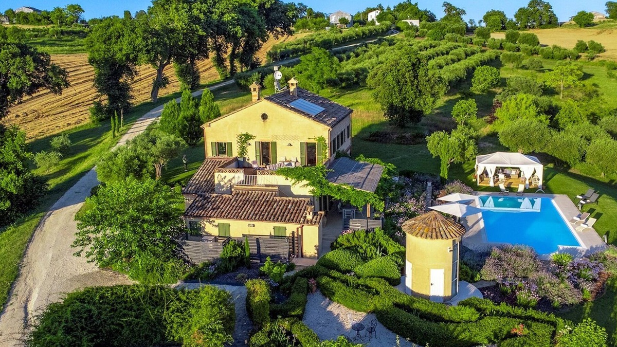 Centofinestre Villa | Casa Sant'Elia 10, Emma Villas
