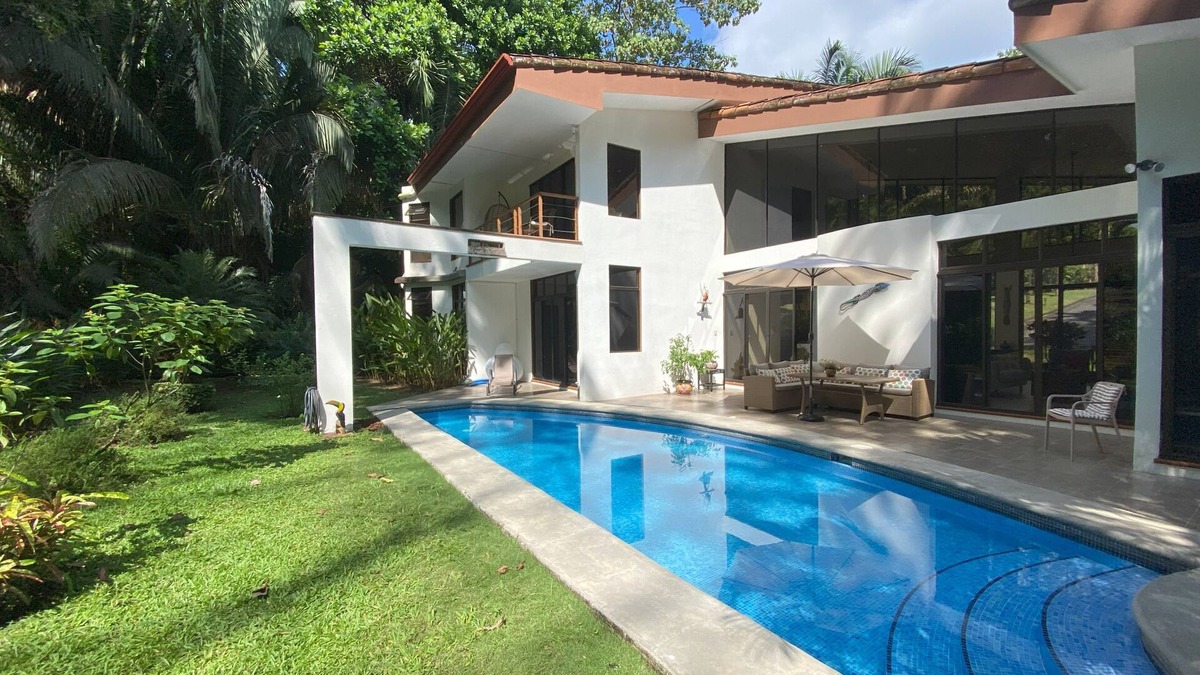 Esterillos House | Casa Selva Verde - Beautiful Private Pool House.