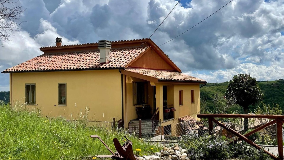 Montemonaco Apartment | Casa Sibilla 3 bedrooms independent apartment in the Sibillini National Park