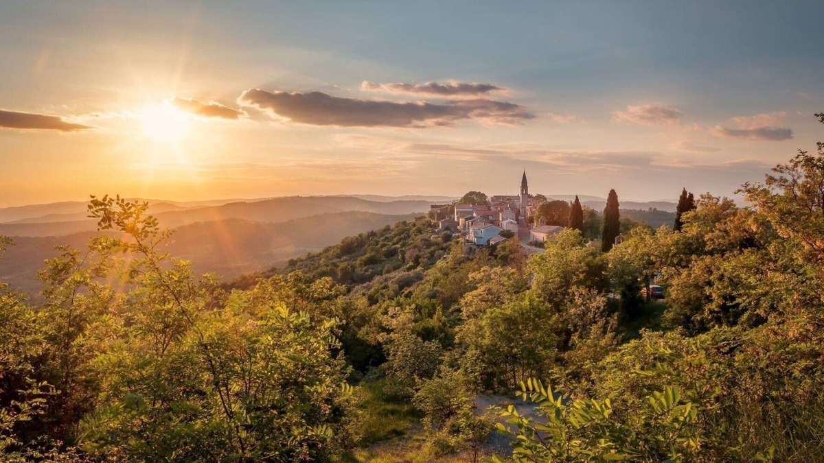 Draguc House | Casa Stella is in a small and quiet village Draguc in the middle of Istria