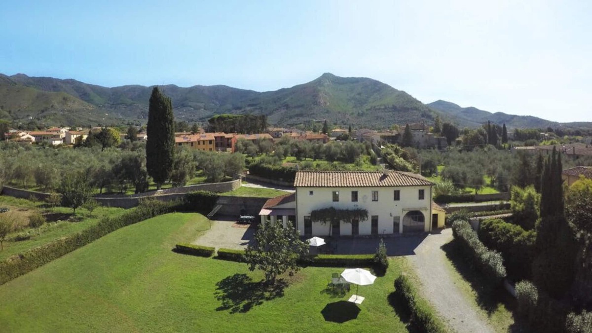 Calci Apartment | Casa Stemma 1 - Agriturismo Rosselmini | Historic residence in Tuscany