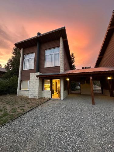 Angostura Ski Chalet | Casa Sukha ALOJAMIENTOS PATAGONICOS