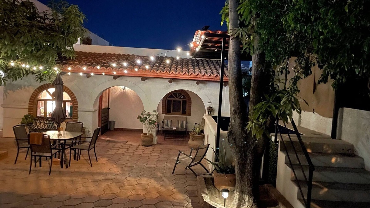 La Paz House | Casa Sunbreak is a beautiful, private hacienda, w/pool, in the center of town