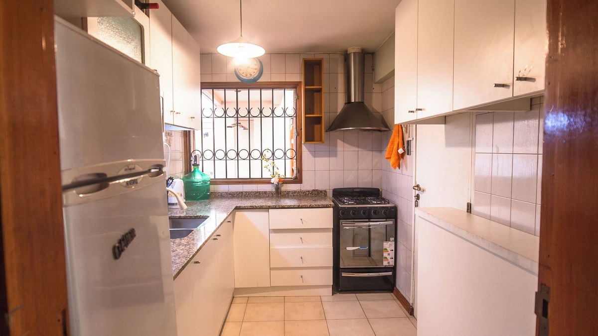 Guaymallen House | Casa Syrah: Lodging with parking, games room and swimming pool.