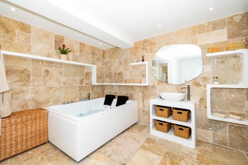Allauch Apartment | Casa Terracotta