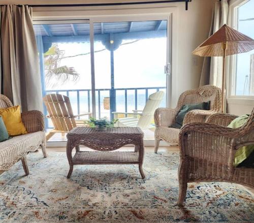 Ensenada House | Casa Tiki - Tropical Beachfront Chilluxe