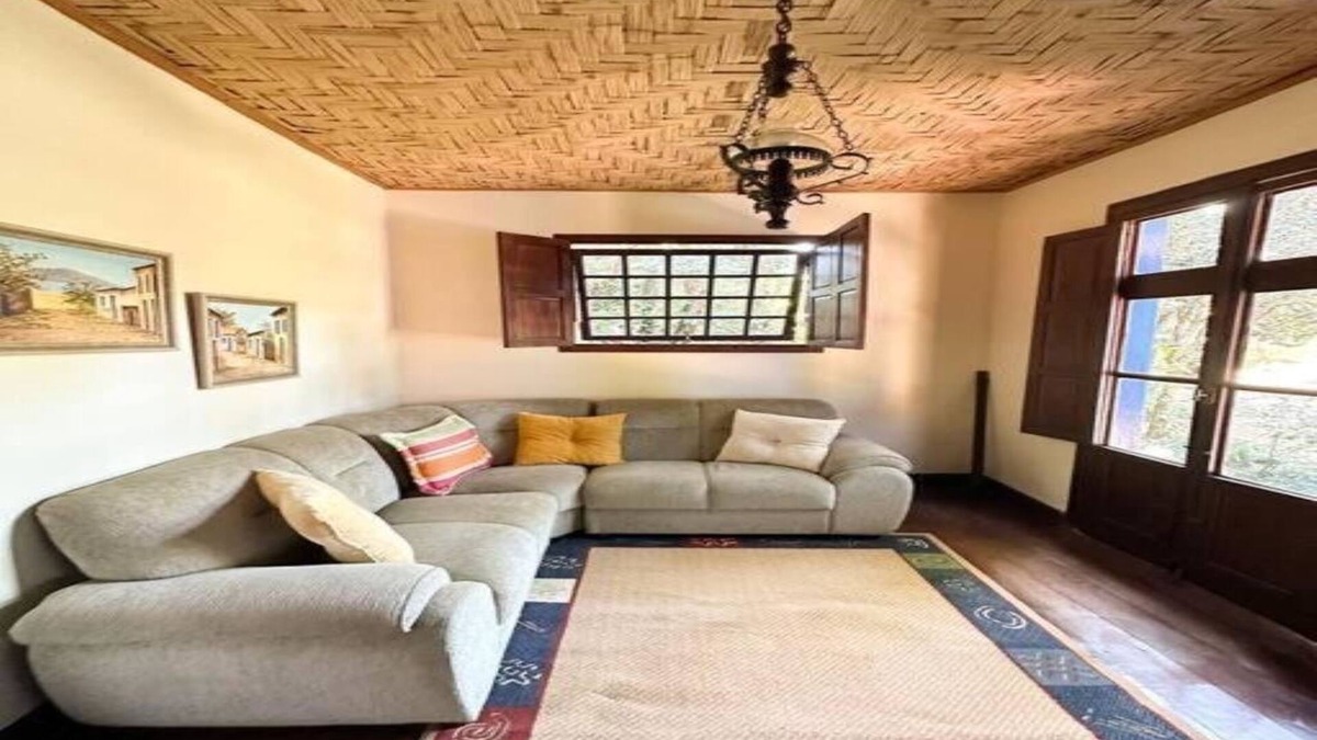 Tiradentes Cottage | Casa Tipo Chalet Alto Padrão, Centro com 2 Vagas de Garagem