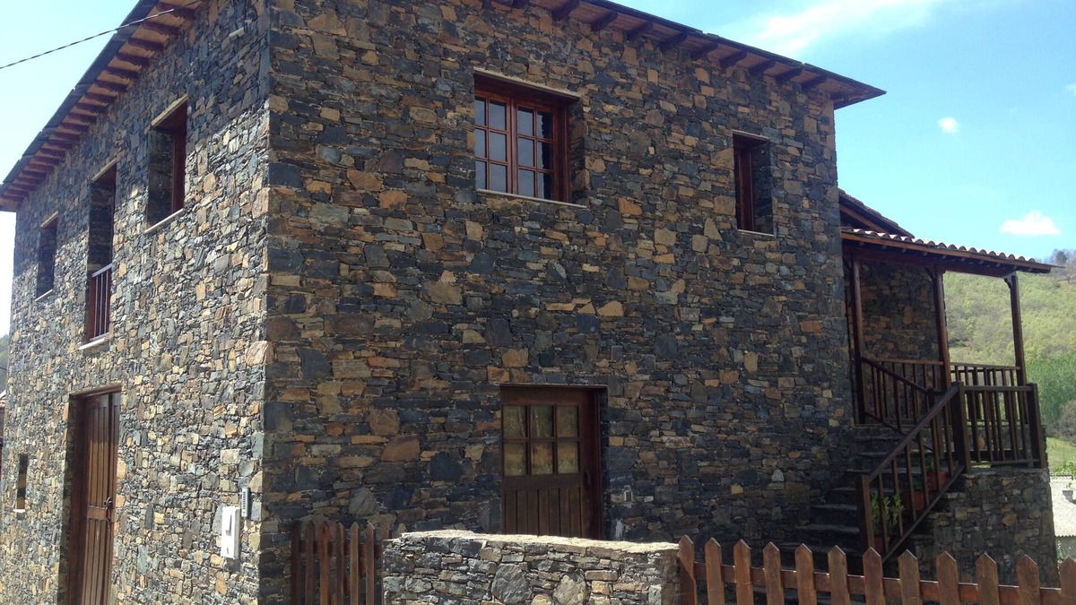 Rio De Fornos House | Casa Tradicional no Nordeste Transmontano