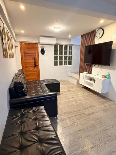 San Mateo Apartment | Casa Tres - home in San Mateo