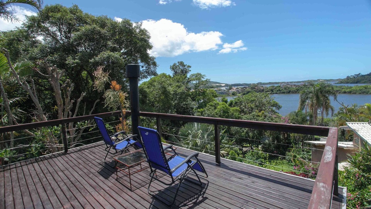 Lagoa da Conceicao House | Casa Tucano a house in nature with spectacular views
