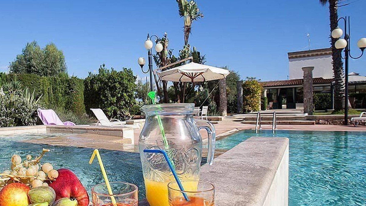 Presicce House | Casa Ulivella: An elegant and welcoming apartment surrounded by the greenery, with Free WI-FI.