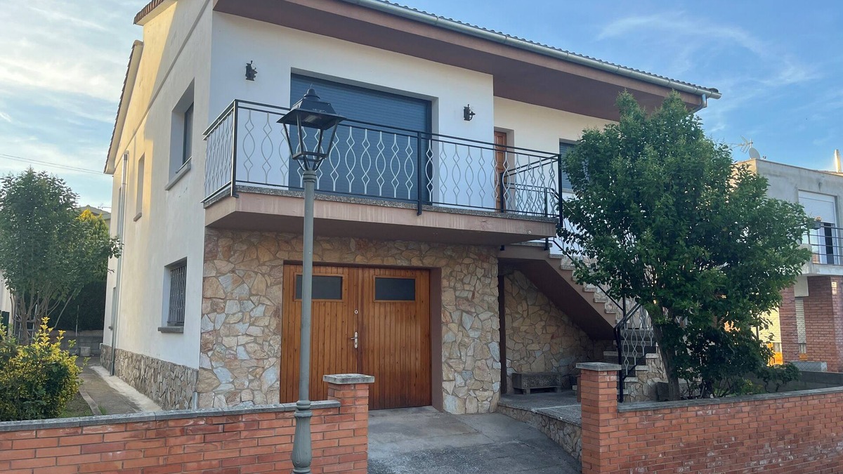 Les Planes d'Hostoles House | Casa Unifamiliar de 3 Dormitorios, Completamente Equipada