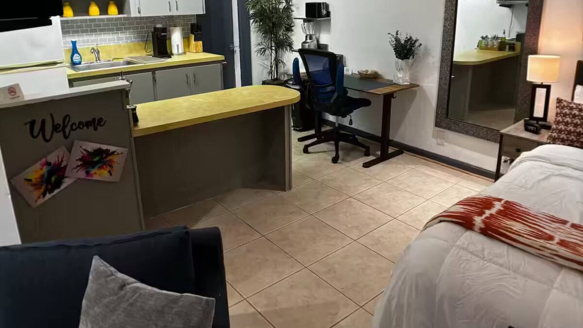 Oakland Park Apartment | Casa unit C n