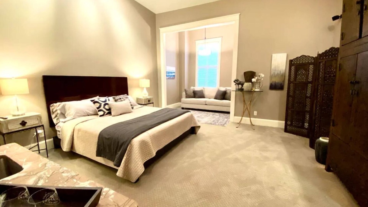 Downtown Apartment | Casa Urbana's - The Ohio Bedroom