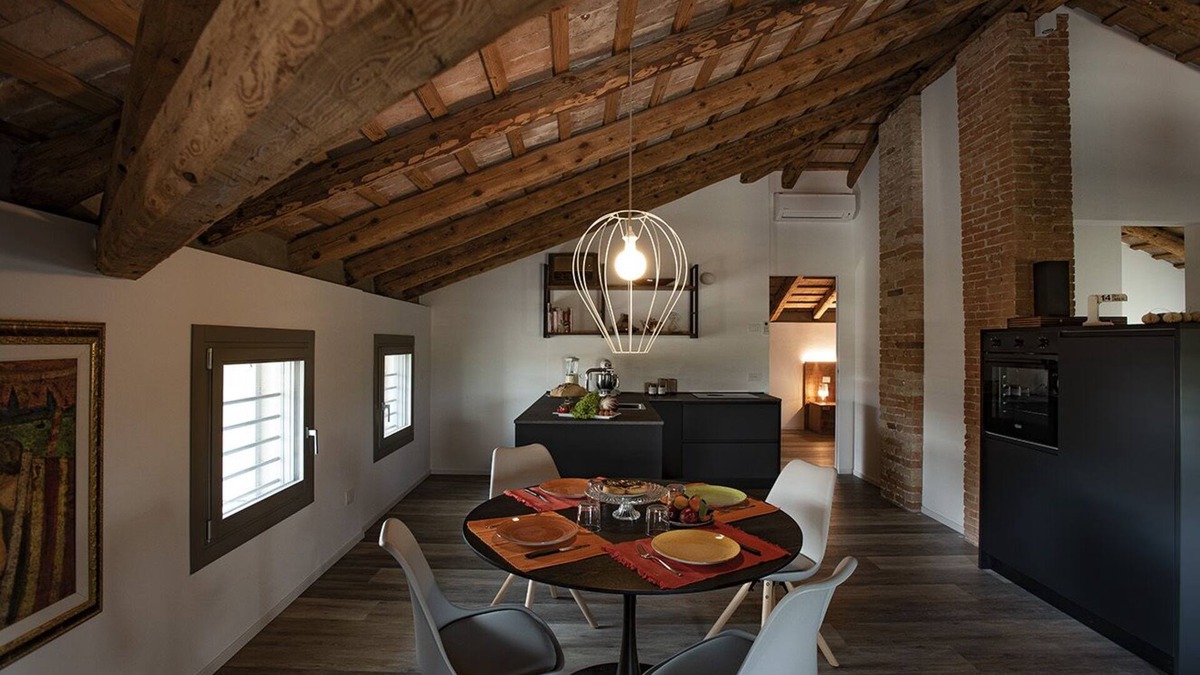 Crocetta del Montello Apartment | CASA VACANZA IL RE DELLA CANTINA "MANSARDA MARCELLA"