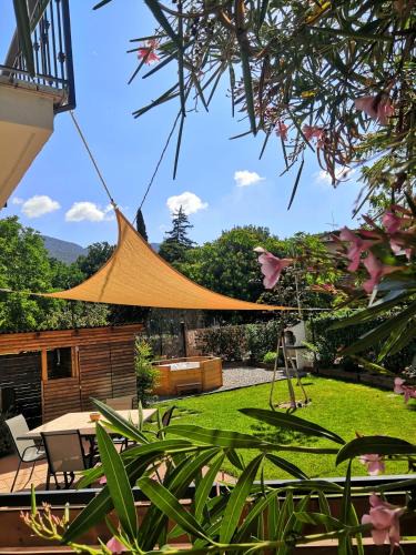 Colpetrazzo House | Casa vacanze Acero rosso