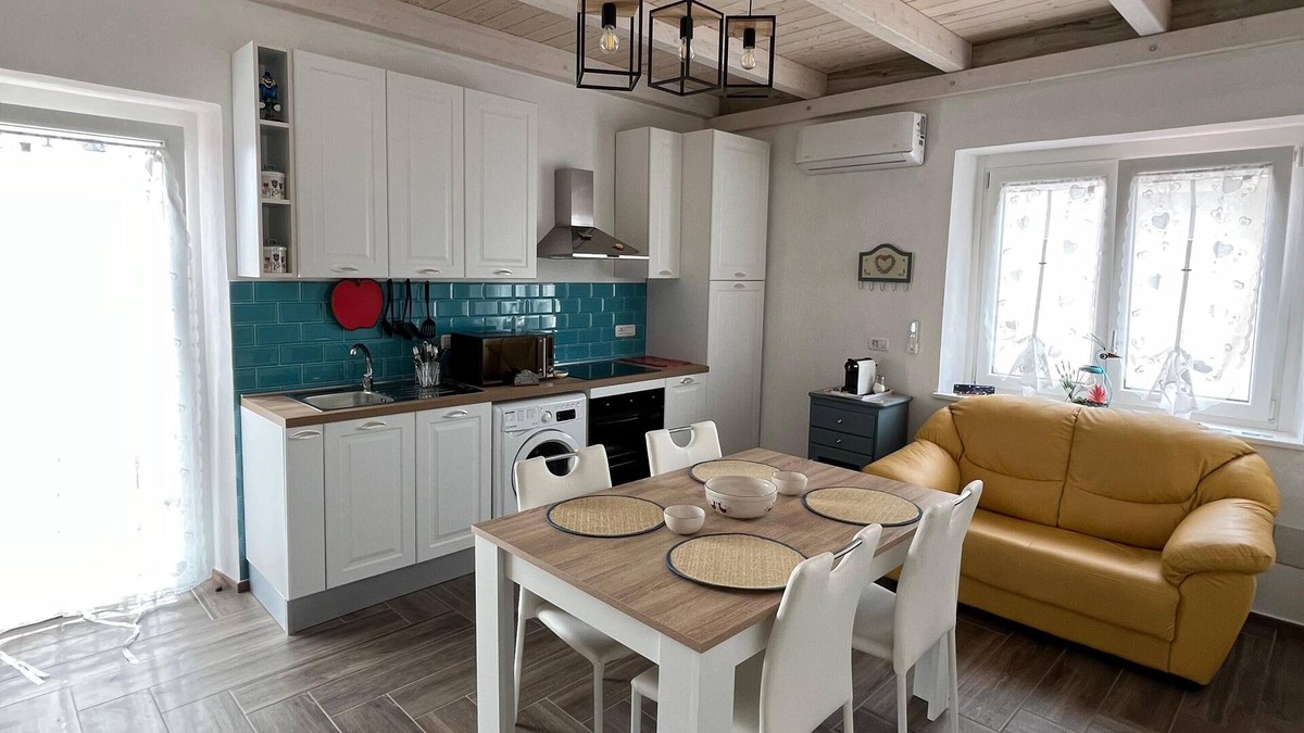 Carbonia Apartment | Casa Vacanze Iris - Three Bedroom Apartment, Sleeps 6