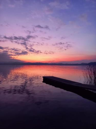 Morosolo House | Casa Vacanze La Favola Rosa sul Lago di Varese