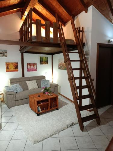 Mezzomerico House | Casa Valletta
