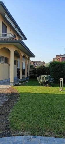 Pieve Emanuele Apartment | Casa Vanessa Appartamento in Villa - Humanitas