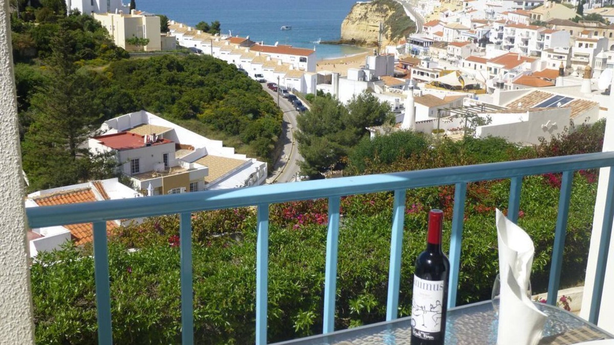 Carvoeiro Apartment | Casa Vera Sol Vista - stunning sea, beach & village view 2 bed/2 bath apartment