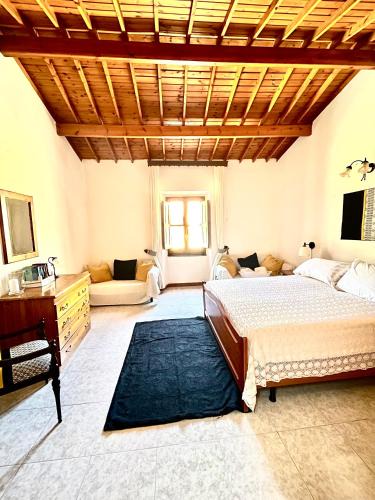 Laconi House | Casa Veronica - accogliente casa su due piani nel cuore del borgo