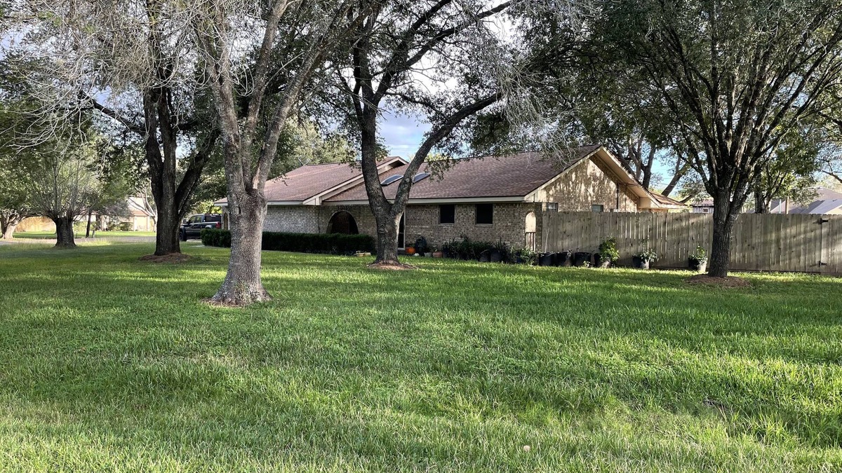 Victoria House | Casa Victoria-Coffee Bar, Pool, Privacy fenced, 3/2 bath, Kid's PlayRm, Shopping