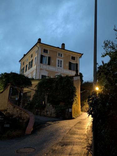 Calice Ligure Bed & Breakfast | Casa Viola Bed and Breakfast Dimora di campagna
