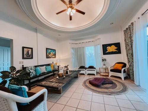 Talisay House | Casa Vista Talisay Overlooking House With Pool cel