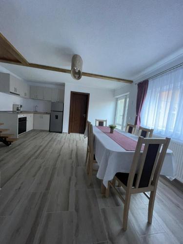 Sugag House | Casa Zorilor