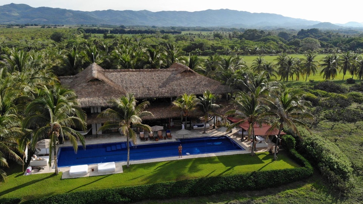Santa Maria Colotepec House | .casaemelina-puertoescondido.contact us for a deal !n25m Pool, huge property