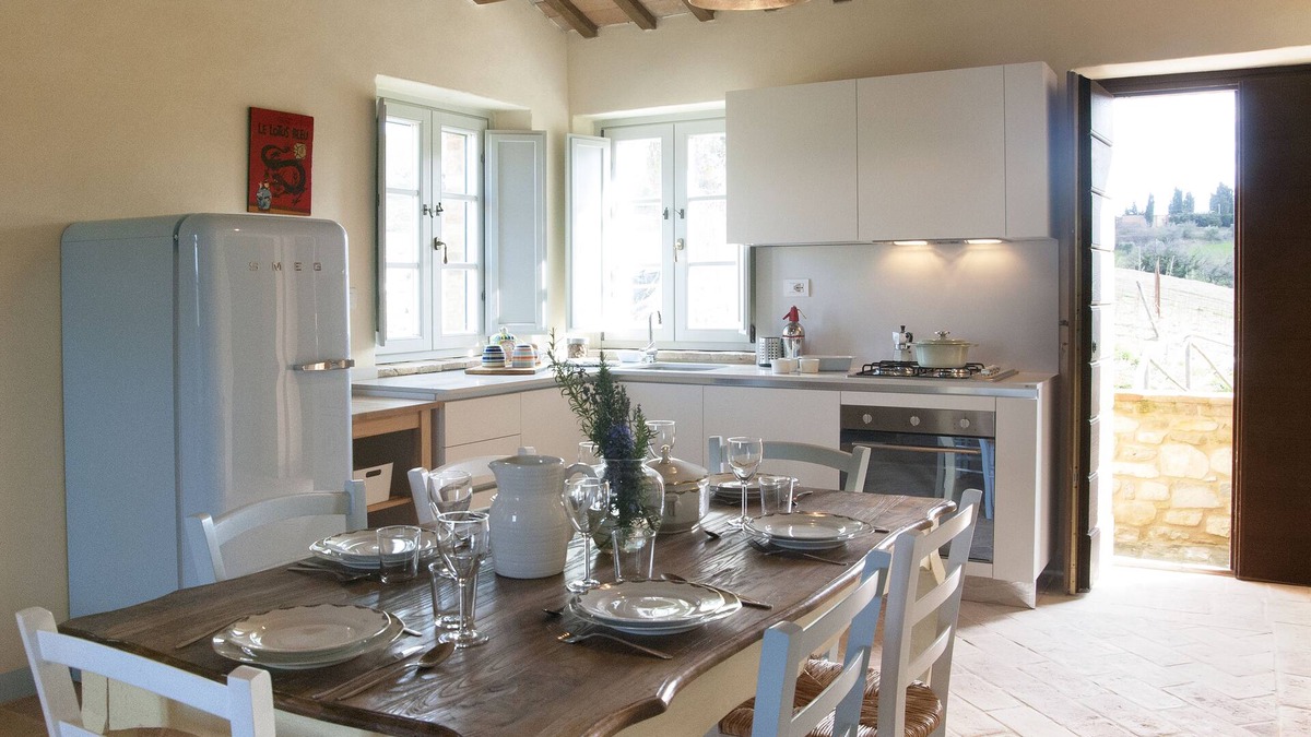 Monsampietro Morico House | Casale Biancopecora. Casa Cerqua with swimming pool in the countryside of central Italy