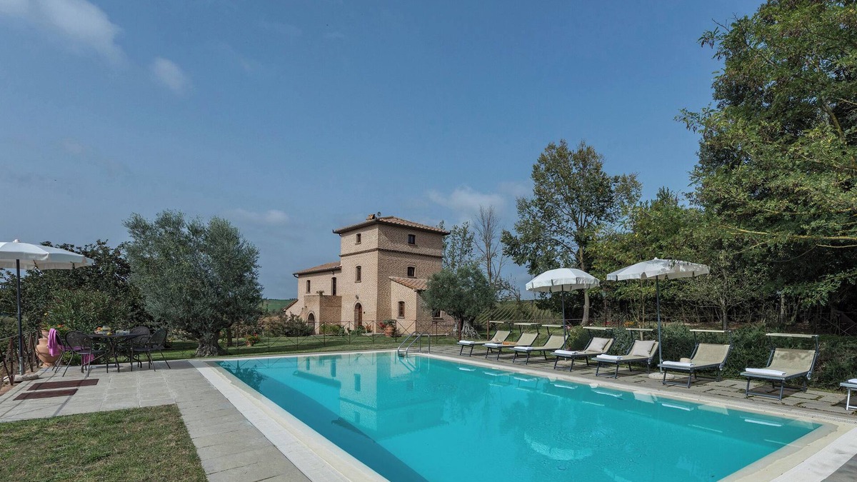 Ferretto Villa | Casale Cinque Valli 8, Emma Villas