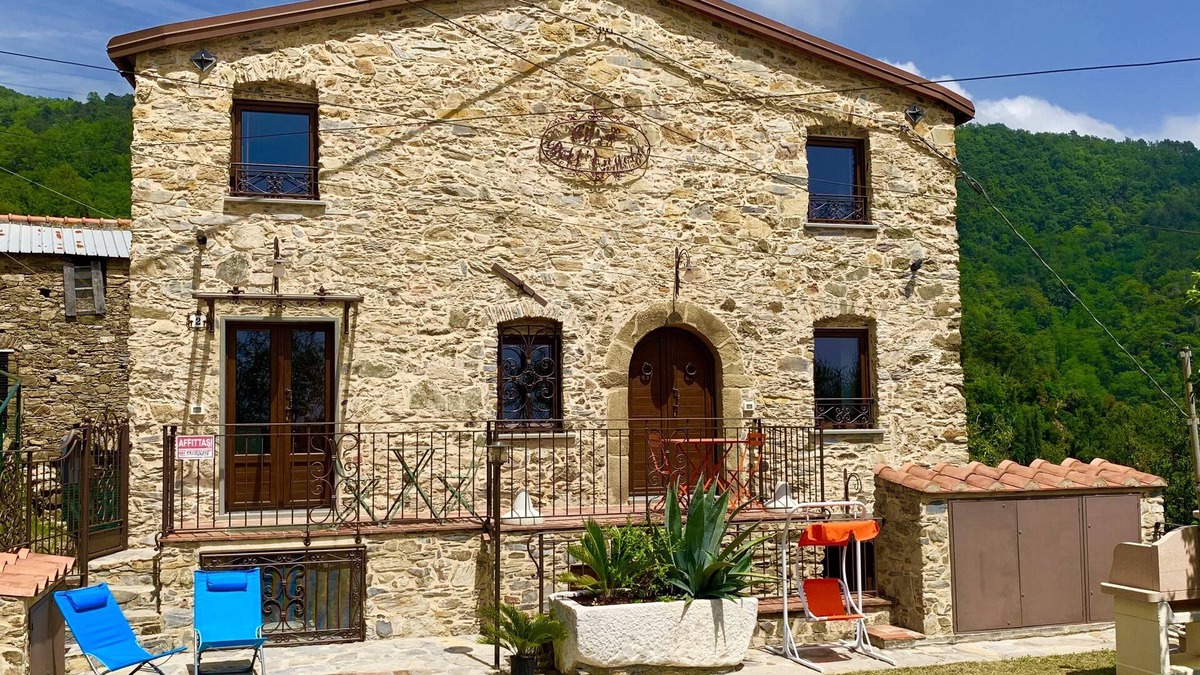 Castelnuovo Magra Apartment | CASALE IN SASSO AMONG LIGURIA AND TUSCANY, CASA DELL 'ANGELO (Apartment 1/3)