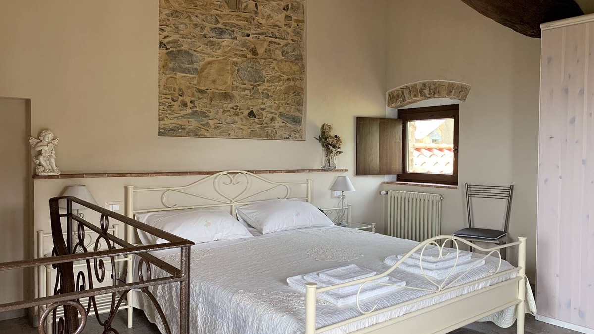 Castelnuovo Magra Apartment | CASALE IN SASSO AMONG LIGURIA AND TUSCANY, CASA DELL 'ANGELO (Apartment 2/3)