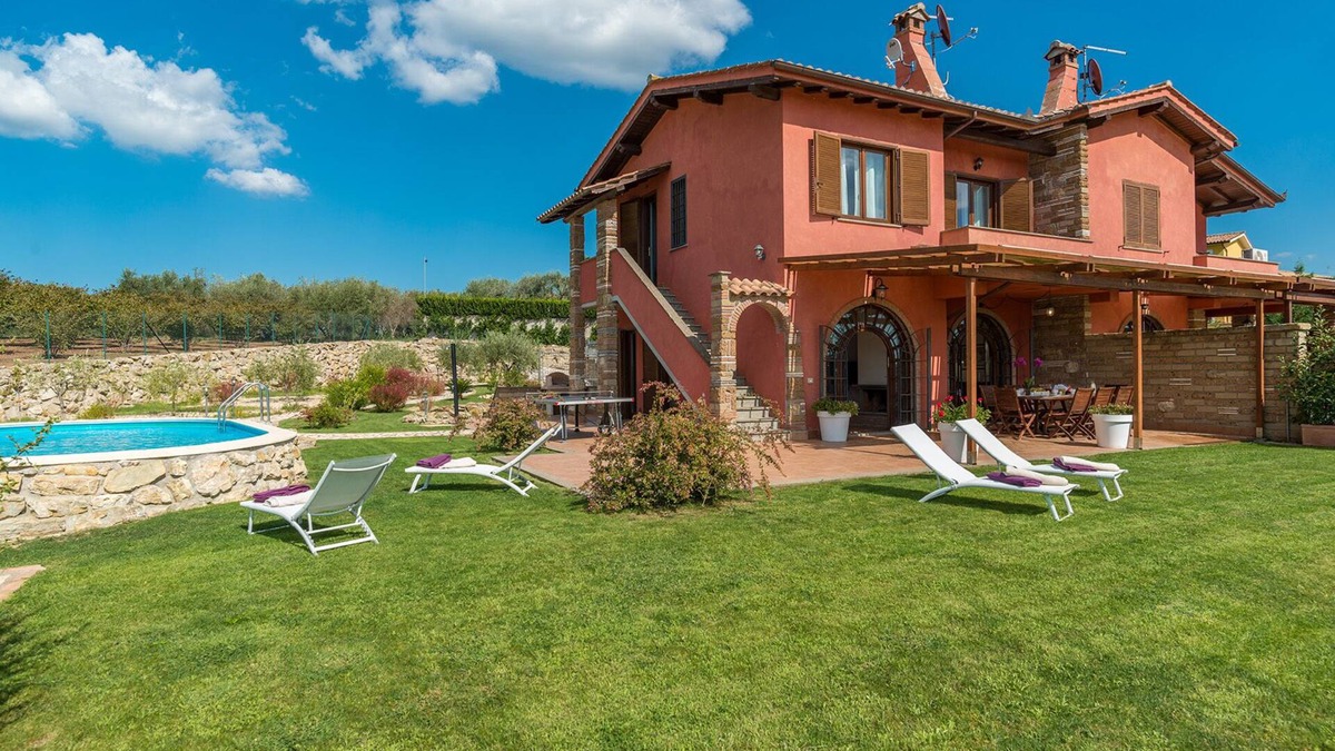 Sutri Villa | Casale La Desdemona beautiful farmhouse surrounded by greenery with private pool