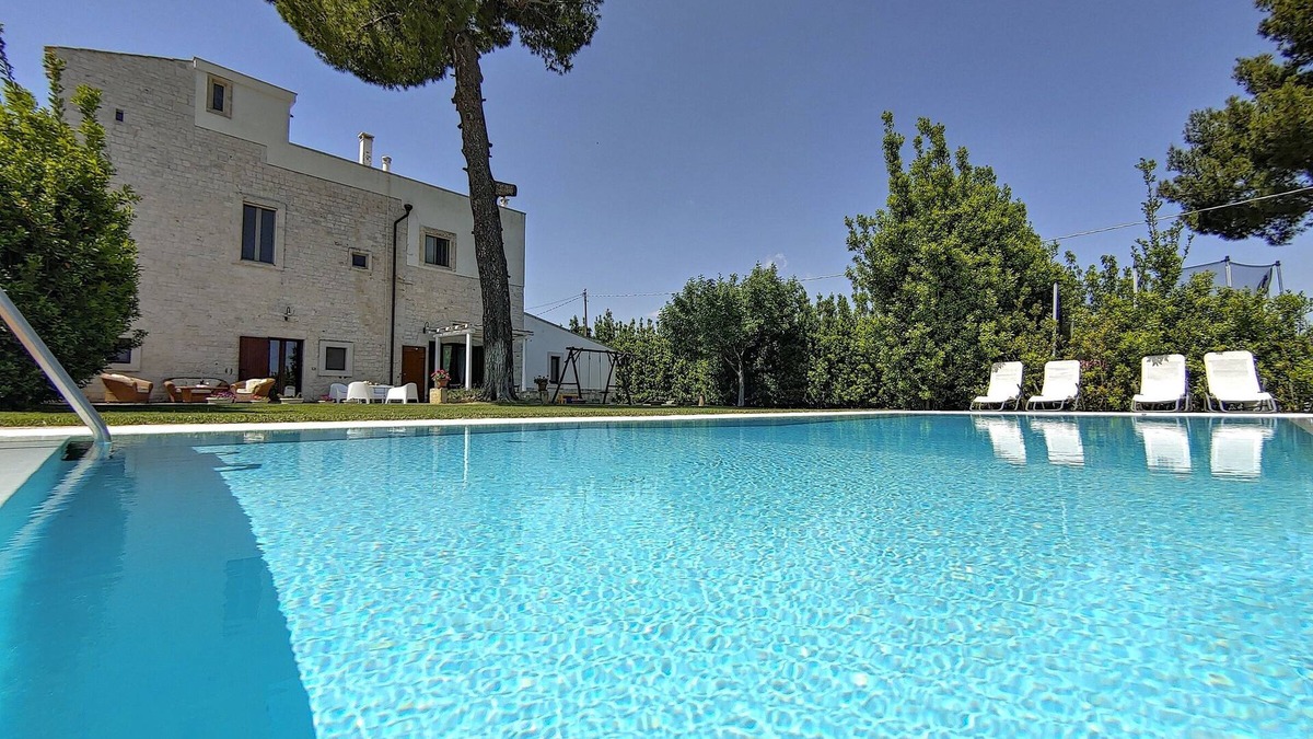 Castellana Grotte Villa | Casale Lillina: a villa with private pool in Apulia for 8 people