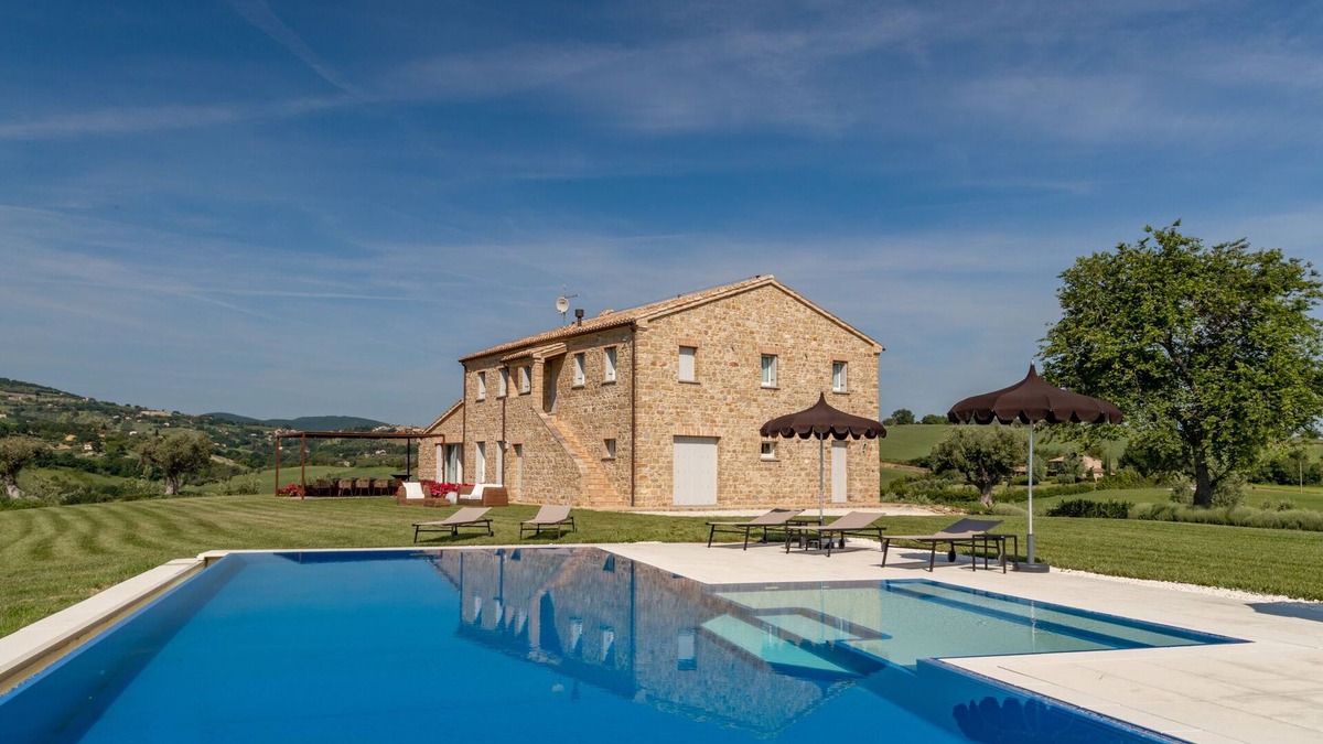 Colle San Valentino Villa | Casale Mignola dream relaxation between olive trees and hills