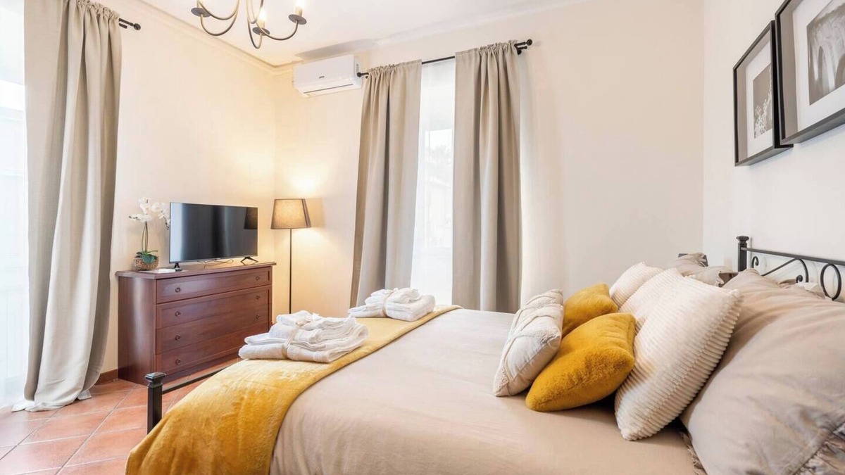 Frascati House | Casale Tra Le Vigne, Near Rome