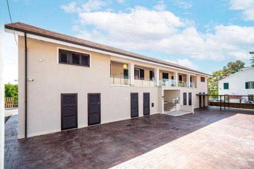 Zona IX Acqua Vergine Apartment | Casale Tre Sorelle Comfort & Luxury Rooms