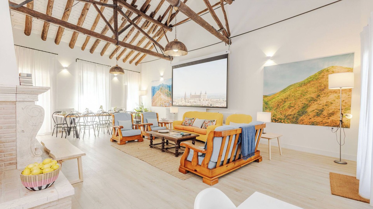 Recas Cottage | CasAntonia, only 35 km from Puy du Fu Toledo, ideal house for families.